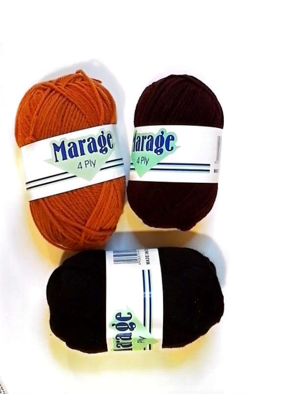 صوف ملون بني