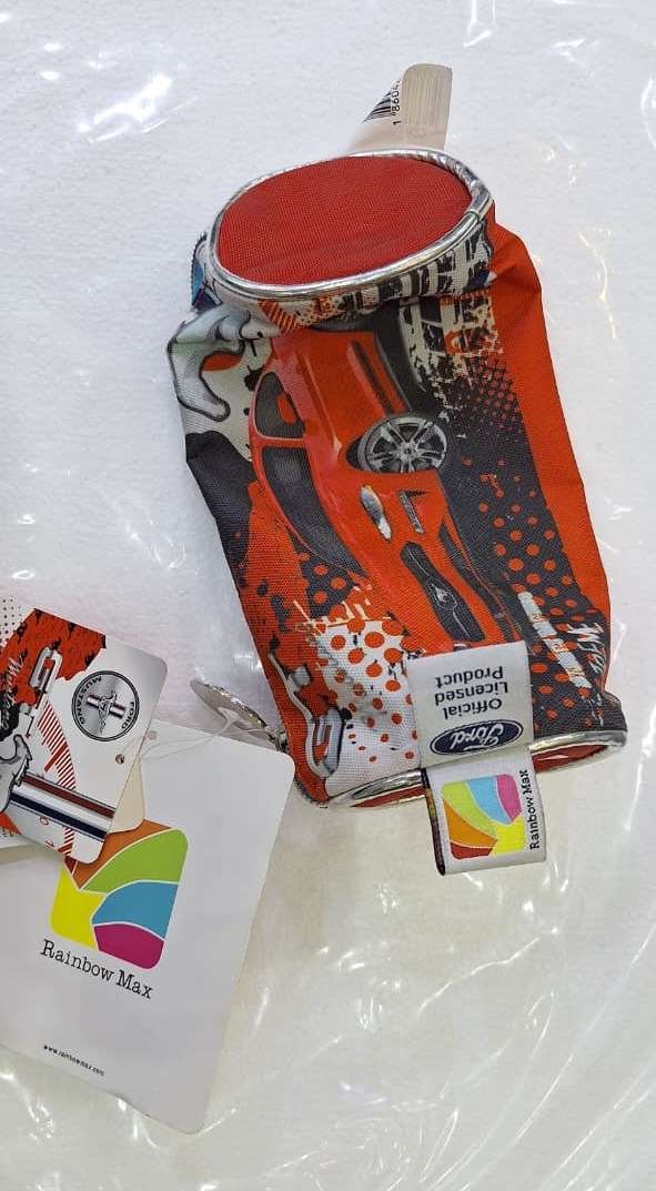 مقلمة على شكل سيارة Car-shaped pencil case