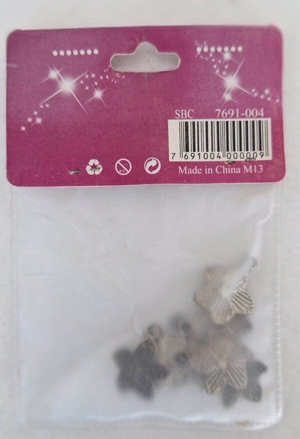 أعمال فنية على شكل ورد Rose-shaped artwork