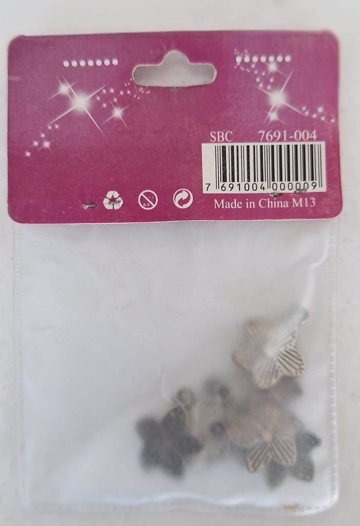 أعمال فنية على شكل ورد Rose-shaped artwork